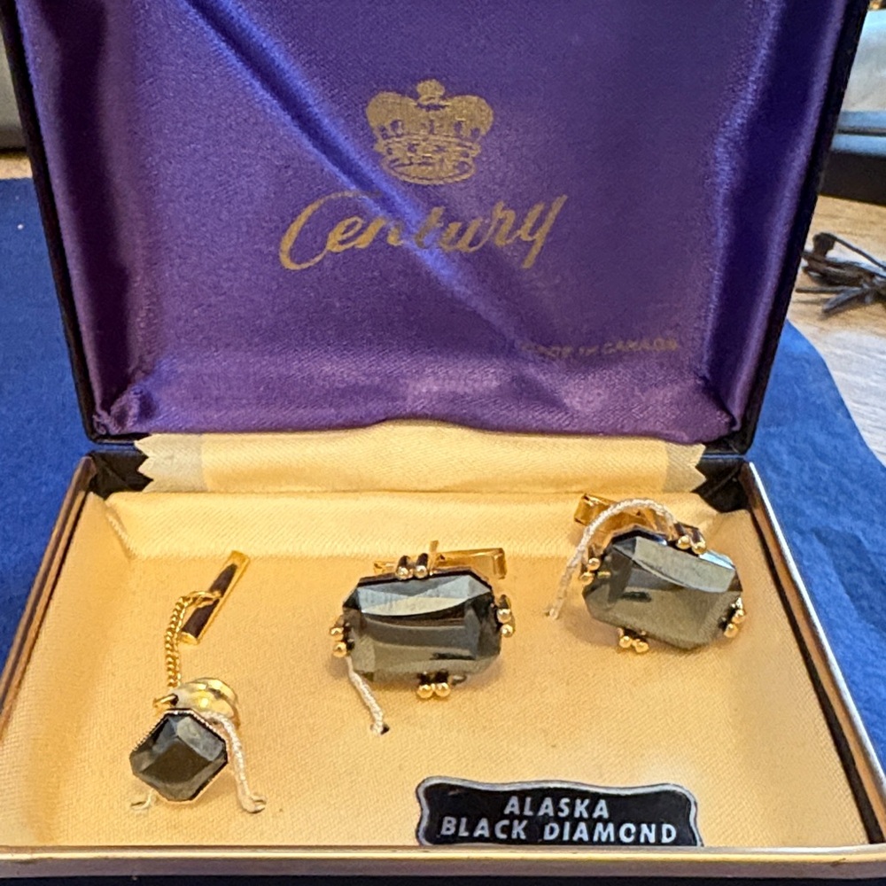 Vintage Century Alaska Black Diamond cufflinks and Tie  clip